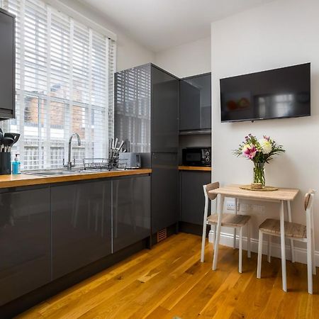 Contemporary Ground Floor Apartment - Town Centre With Parking! Cheltenham Dış mekan fotoğraf