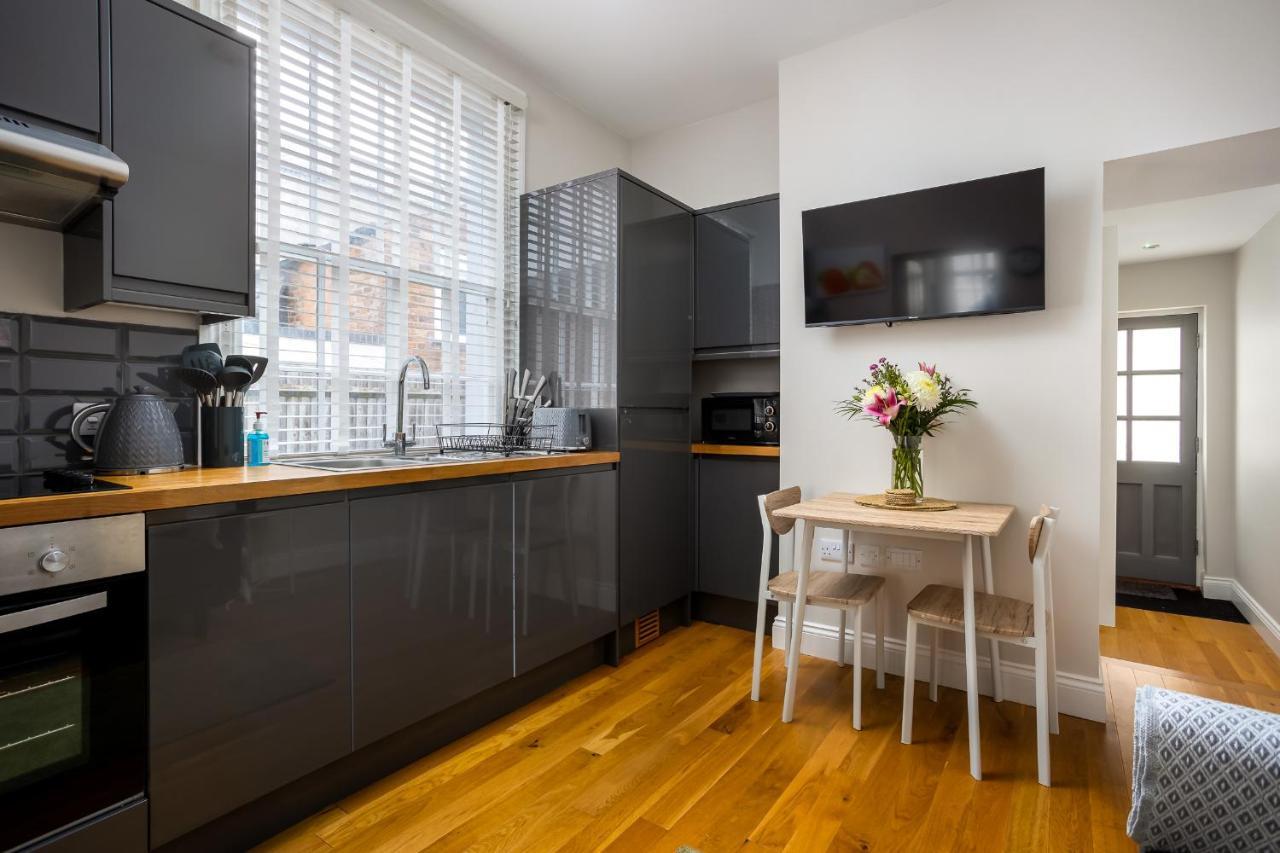 Contemporary Ground Floor Apartment - Town Centre With Parking! Cheltenham Dış mekan fotoğraf