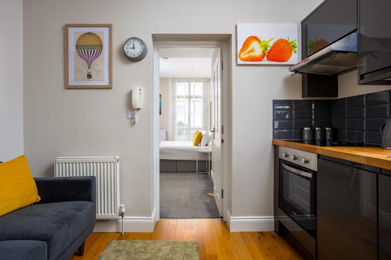 Contemporary Ground Floor Apartment - Town Centre With Parking! Cheltenham Dış mekan fotoğraf